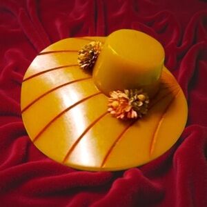 Bakelite Brooch Hat & Flower on each side BUTTERSCOTCH 1930s/40s CATALIN